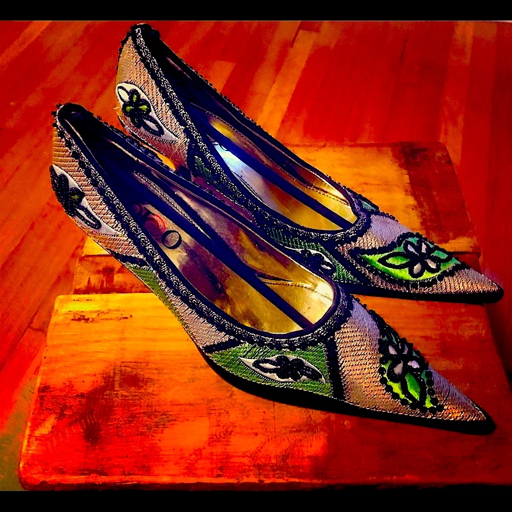 Stylish & classic pump shoe